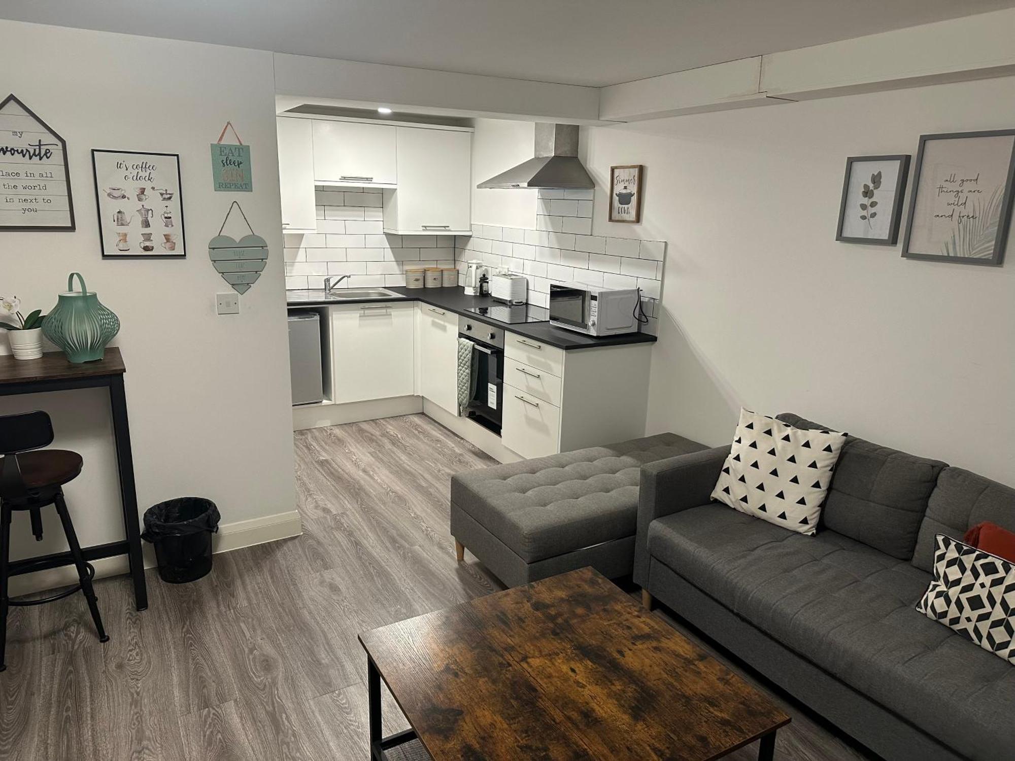 Beautiful Basement Aparthotel *